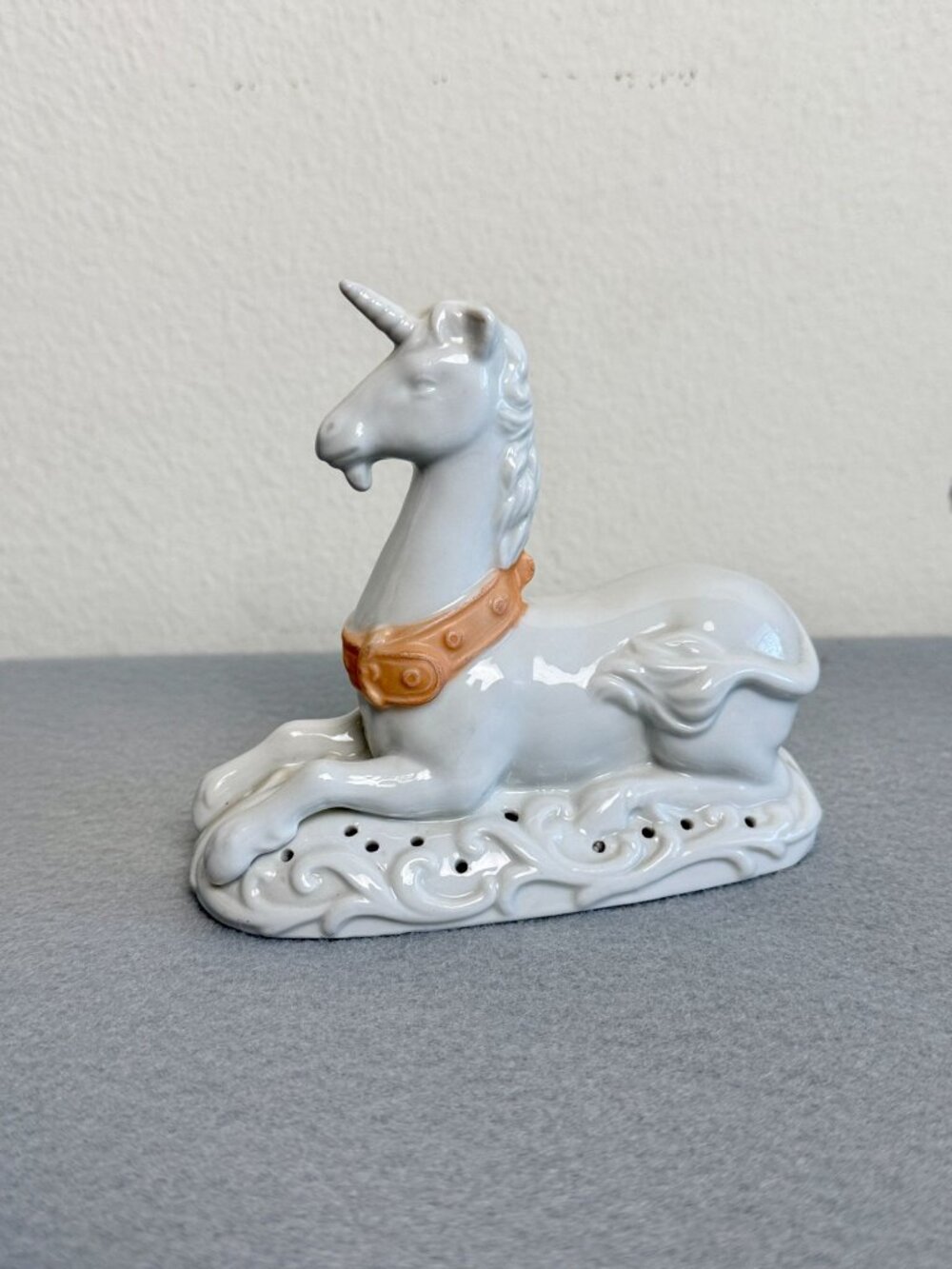 Avon Vintage 1981 Unicorn Figurine White Ceramic With Gold Accents Home Decor Co